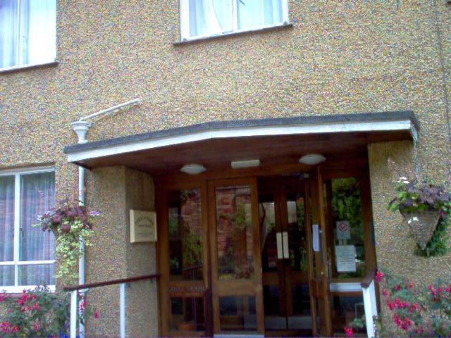 Tekels Park Guest House Camberley Dış mekan fotoğraf